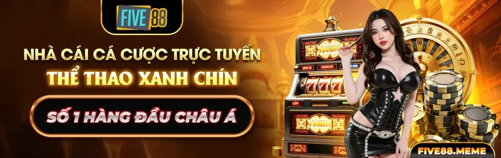 Sân bóng đá xanh mướt với cầu thủ đang thi đấu, đại diện cho cá cược bóng đá tại 69vn login